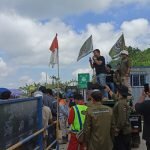 Foto : Warga Karangjaya yang Unjuk Rasa