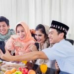 Foto : Orang Saat Merayakan Lebaran bersama Keluarga_net