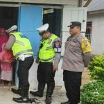 Foto : Sat Lantas Dan Polsek Sungailiat Polres Bangka Berikan Bansos Kemanusian Kepada Masyarakat Yang Membutuhkan