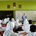 Foto : Proses belajar mengajar di sekolah_net