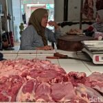 foto : pedagang daging ayam dipasar ciamis_Net